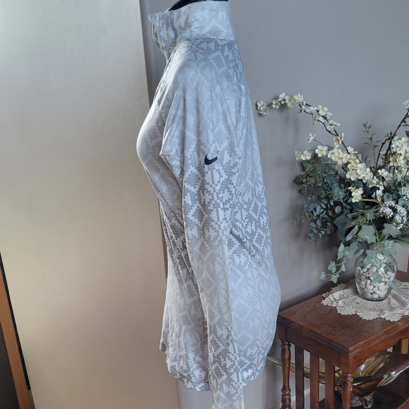 Nike Pro Quarter Zip - Picture 3 of 7